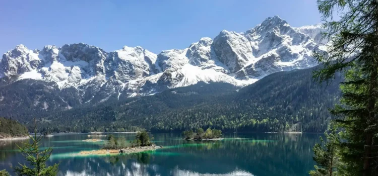 Lago Eibsee en Baviera, Alemania